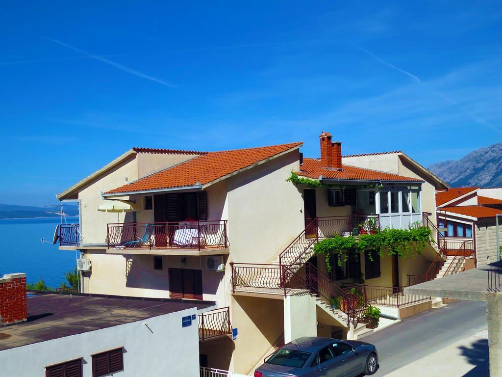 Apartments Pino Brela Exteriér fotografie